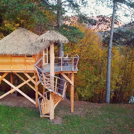 Pine Point Роскошный шатер Тренчианске-Теплице